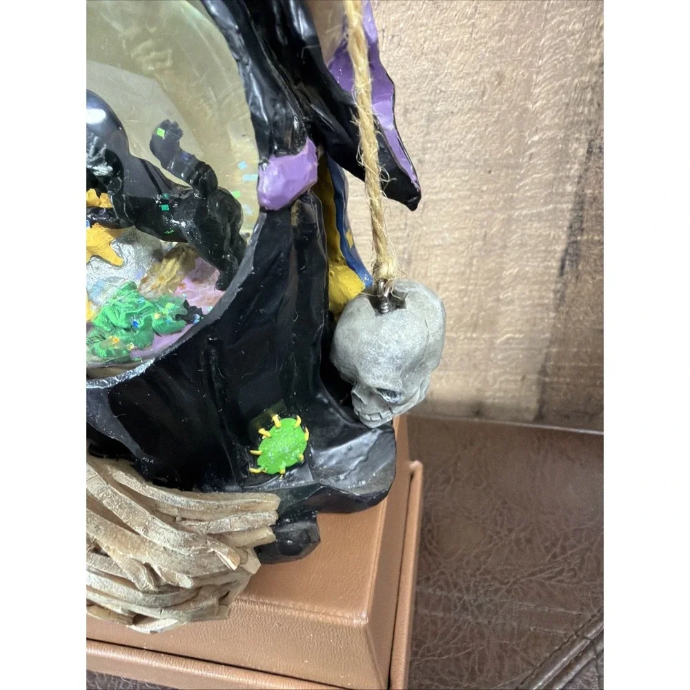Vtg‎ Halloween Witch Crystal Ball Black Cat Water Snow Globe Tabletop Skull Read